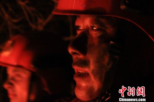 图为内蒙古陈巴尔虎旗森林火灾现场。 毛亚团 摄 图为内蒙古陈巴尔虎旗森林火灾现场。 毛亚团 摄
