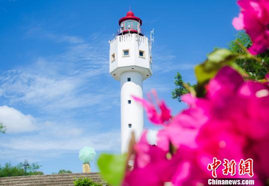 北海涠洲岛灯塔。 翟李强 摄 北海涠洲岛灯塔。 翟李强 摄