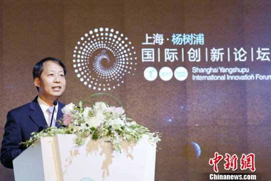 未来,论坛将重点关注杨浦区的创新驱动发展,着眼于建设产业与城市融合、历史与现代共生、科技与生态高度集约的国际化滨水区域,让世界的目光持续聚焦杨浦。 朱良城 摄 未来,论坛将重点关注杨浦区的创新驱动发展,着眼于建设产业与城市融合、历史与现代共生、科技与生态高度集约的国际化滨水区域,让世界的目光持续聚焦杨浦。 朱良城 摄