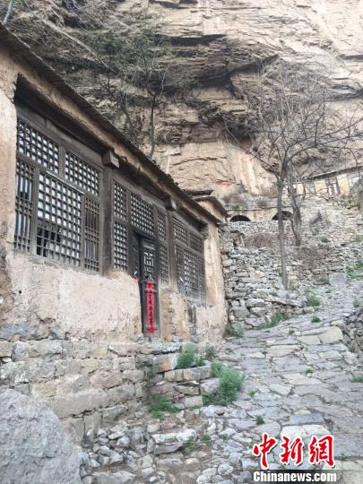当地将以碧霞观为开发重点,打造周边沿线旅游路线,包括刚被列入中国传统村落的北岩村,待开发的马岭关,明长城遗址,瓮山等。 范丽芳 摄 当地将以碧霞观为开发重点,打造周边沿线旅游路线,包括刚被列入中国传统村落的北岩村,待开发的马岭关,明长城遗址,瓮山等。 范丽芳 摄