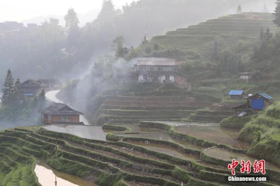 资料图:贵州榕江,谷雨时节耕种忙。记者 贺俊怡 摄 资料图:贵州榕江,谷雨时节耕种忙。记者 贺俊怡 摄
