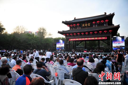 “浑河岸交响音乐节”在云飏阁举行。 于海洋 摄 “浑河岸交响音乐节”在云飏阁举行。 于海洋 摄