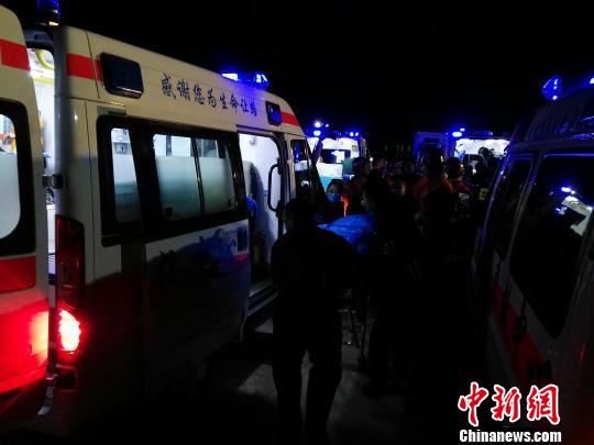 山西清徐煤矿透水事故救援结束,5人获救6人遇难。 李新锁 摄 山西清徐煤矿透水事故救援结束,5人获救6人遇难。 李新锁 摄
