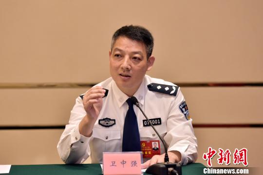 图为:浙江省党代会代表、丽水市公安局长卫中强。 周尔博(通讯员) 摄 图为:浙江省党代会代表、丽水市公安局长卫中强。 周尔博(通讯员) 摄