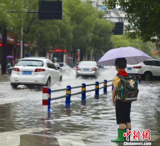 衢城五环路 王翀 摄 衢城五环路 王翀 摄
