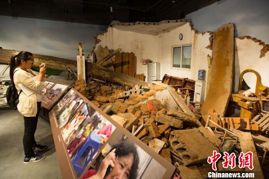 纪念馆里真实再现龙卷风带来的灾难。 泱波 摄 纪念馆里真实再现龙卷风带来的灾难。 泱波 摄
