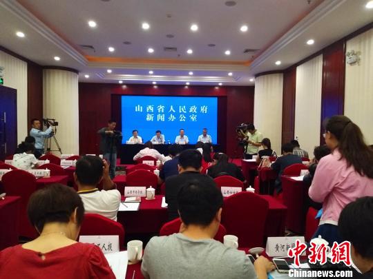 据了解,山西省高院开展的此次专项行动,将重点解决被执行人规避执行、抗拒执行或外界干扰执行的现象基本得到遏制;人民法院消极执行、选择性执行、乱执行的情形基本消除;对无财产可供执行案件暂时终结执行,发现有财产后再恢复执行这三大突出问题。 刘小红 摄 据了解,山西省高院开展的此次专项行动,将重点解决被执行人规避执行、抗拒执行或外界干扰执行的现象基本得到遏制;人民法院消极执行、选择性执行、乱执行的情形基本消除;对无财产可供执行案件暂时终结执行,发现有财产后再恢复执行这三大突出问题。 刘小红 摄