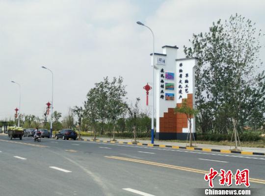 射阳县经济开发区晨阳安置小区的农民画创业街。 于从文 摄 射阳县经济开发区晨阳安置小区的农民画创业街。 于从文 摄