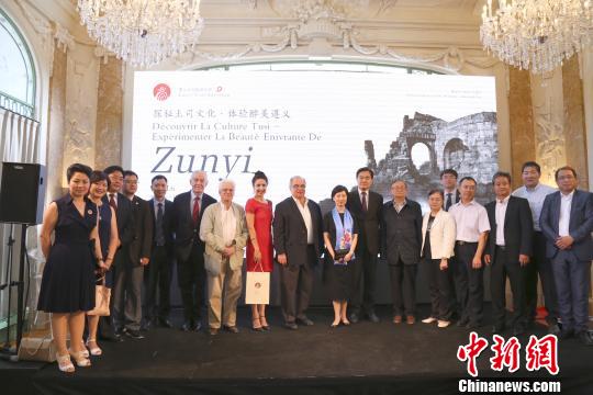 图为参会部分嘉宾合影。 李克 摄 图为参会部分嘉宾合影。 李克 摄