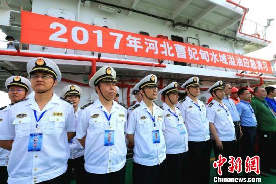 演习人员列队。 魏伟 摄 演习人员列队。 魏伟 摄