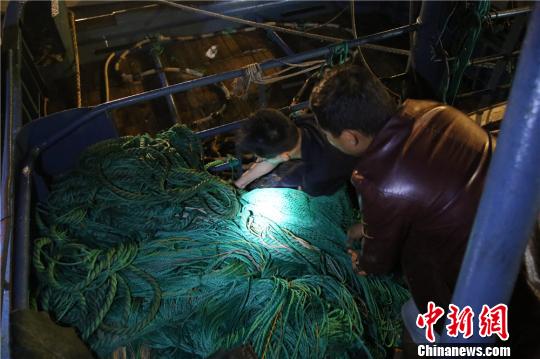 图为:涉案渔网。 何蒋勇 摄 图为:涉案渔网。 何蒋勇 摄
