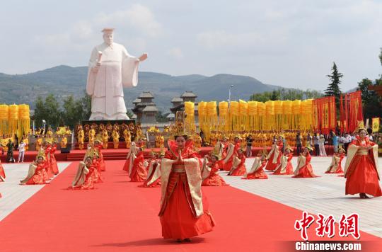 图为乐舞告祭展演。 杨艳敏 摄 图为乐舞告祭展演。 杨艳敏 摄