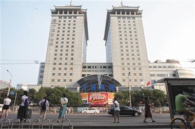 位于阜成门附近的“万通商城”驰名京城18年。 位于阜成门附近的“万通商城”驰名京城18年。