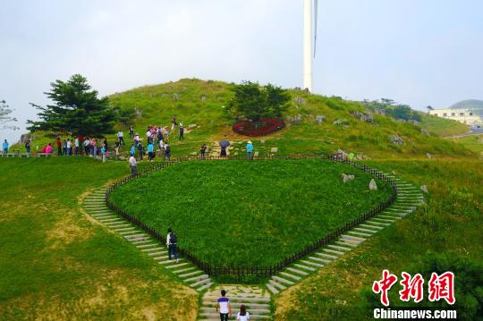 百里荒旅游年均集散游客近10万人 周星亮 摄 百里荒旅游年均集散游客近10万人 周星亮 摄