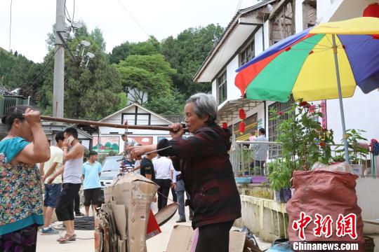 图为马号镇江元哨村开办的“垃圾银行”。 杨胜华 摄 图为马号镇江元哨村开办的“垃圾银行”。 杨胜华 摄