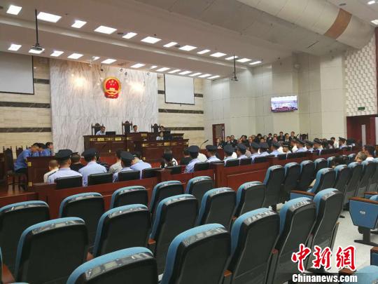 图为庭审现场。 呼和浩特市中院供图 摄 图为庭审现场。 呼和浩特市中院供图 摄